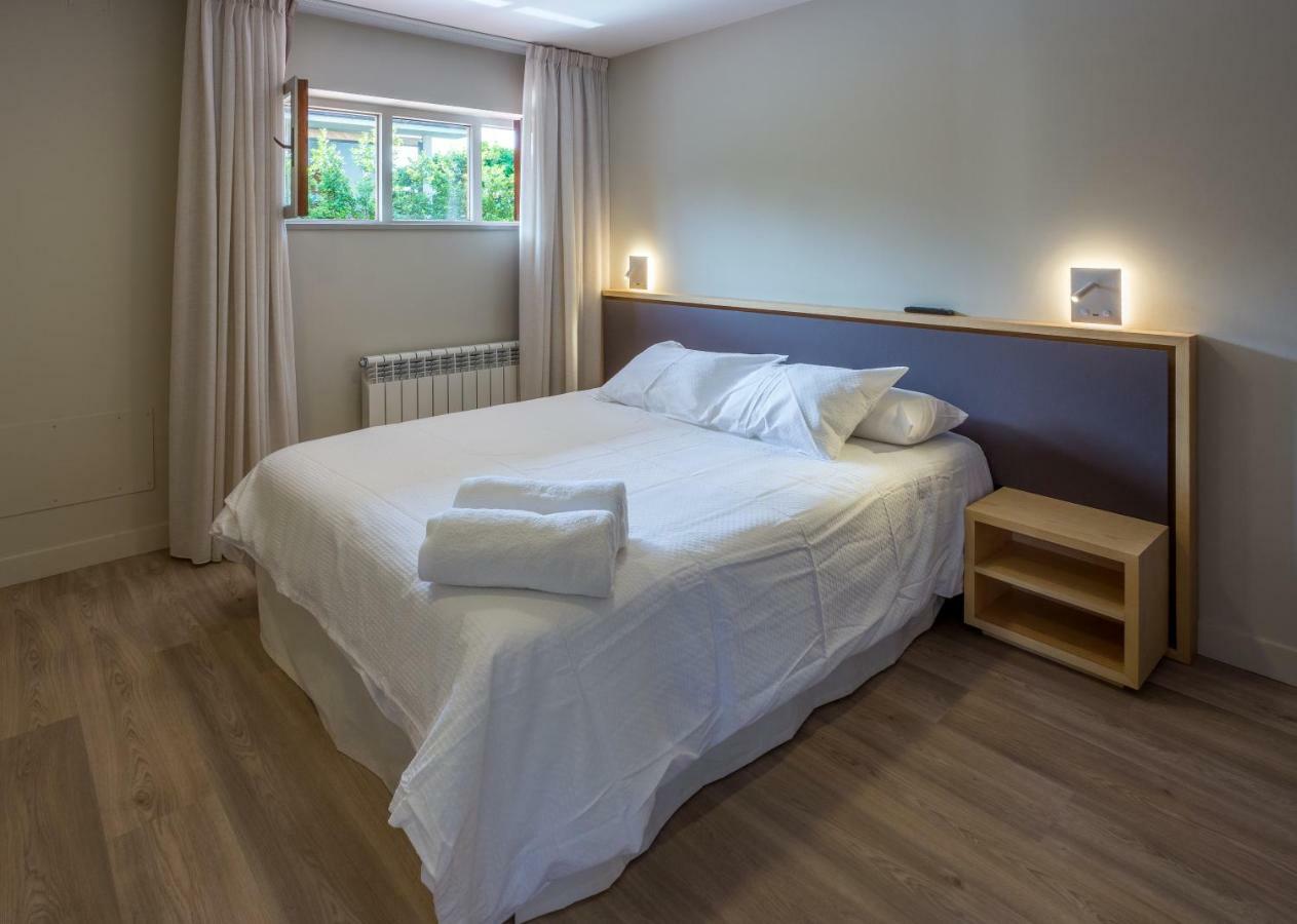 Apartamentos Barcella Tapia タピア・デ・カサリエゴ エクステリア 写真